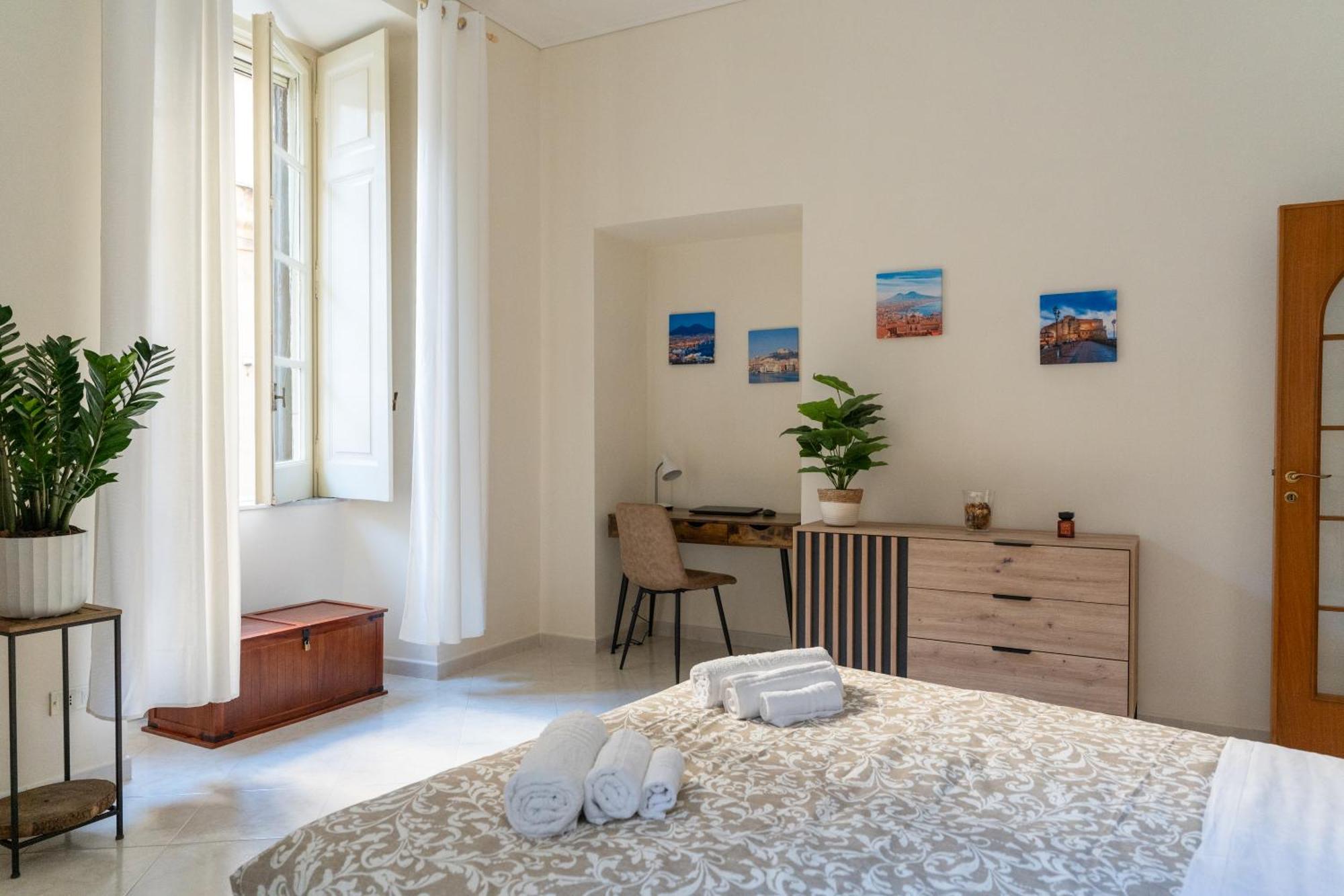 Domus *