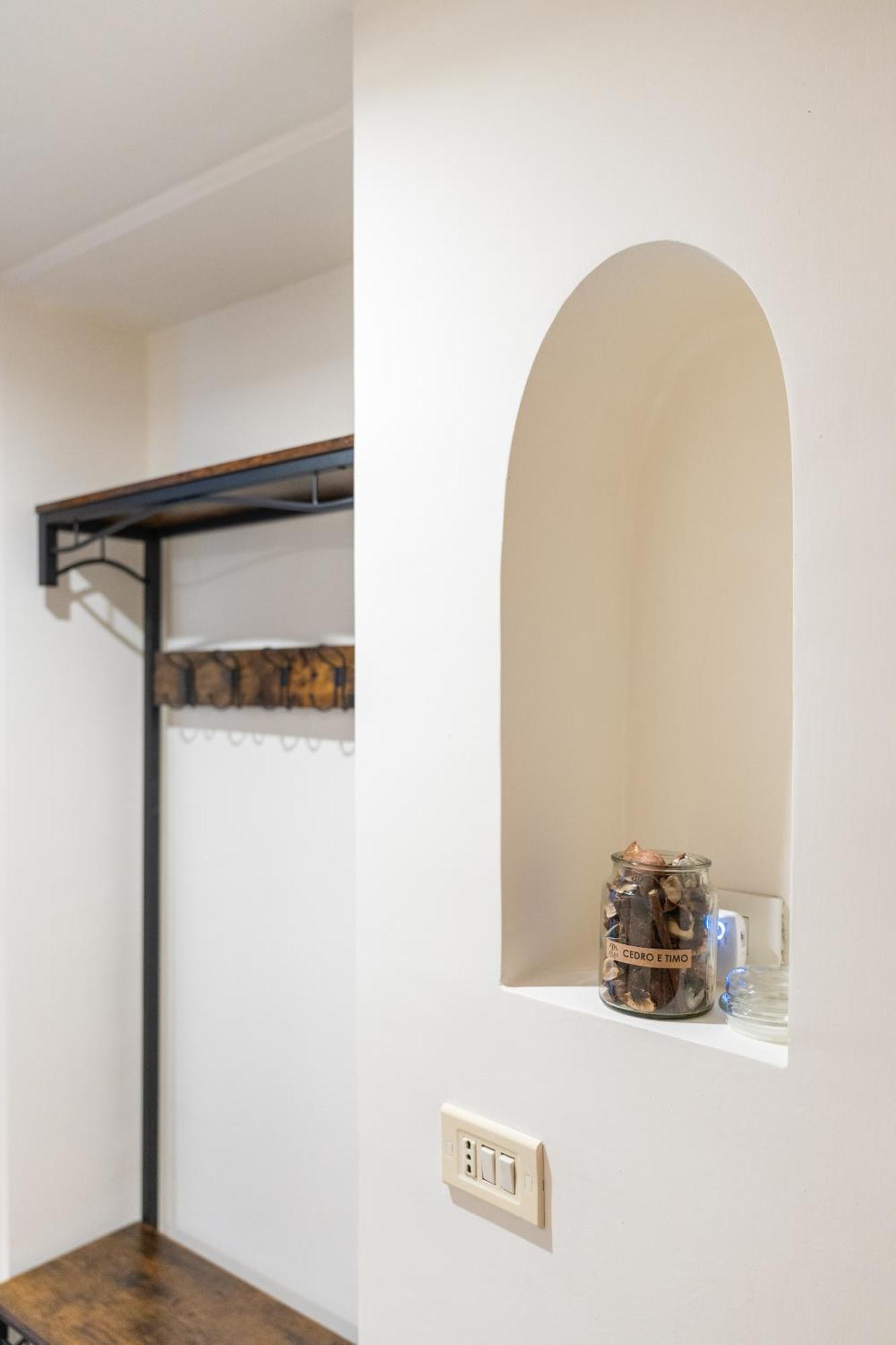 Domus-historic Center-central Station Apartment