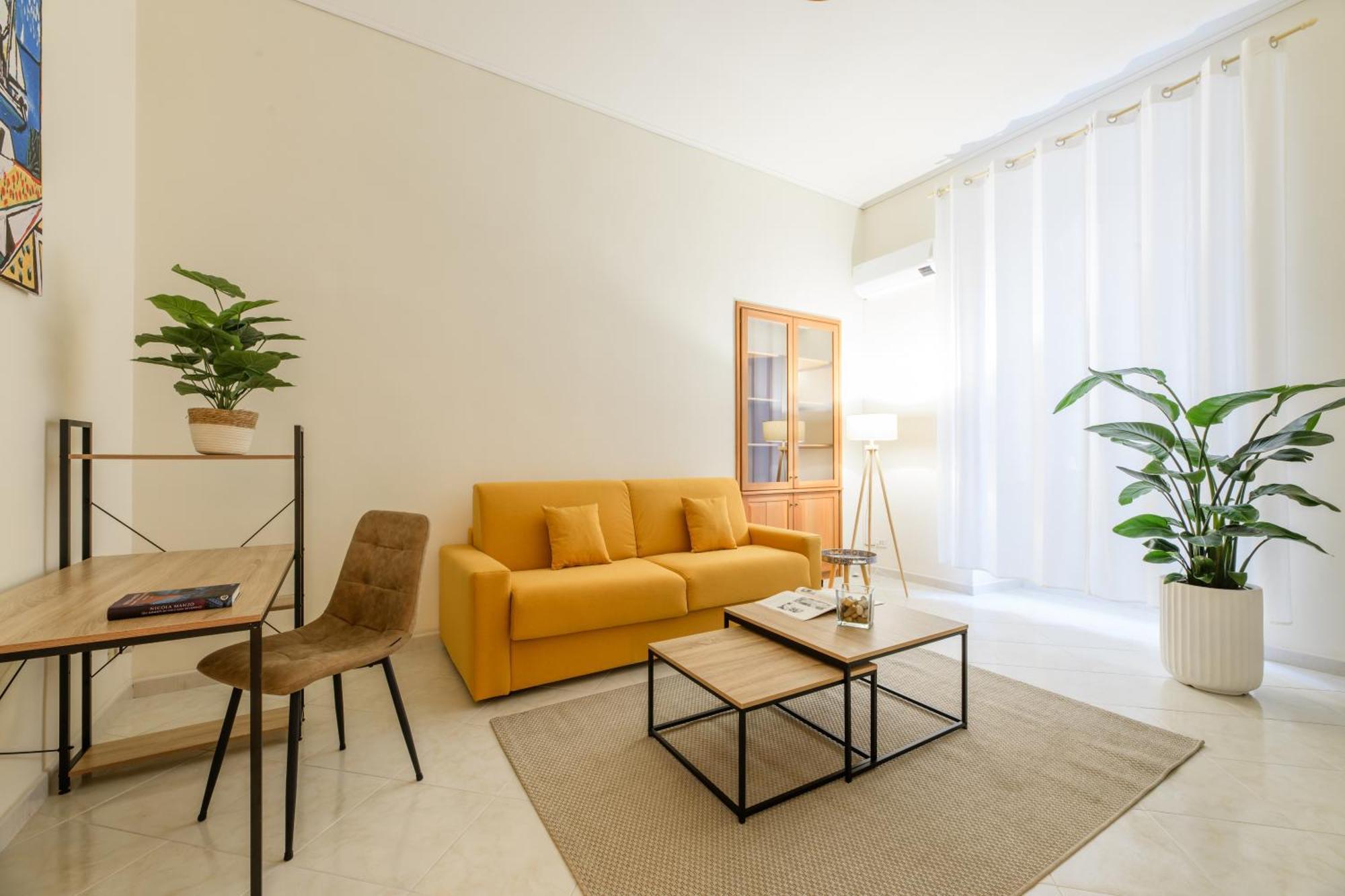 Apartment Domus-historic Center-central Station Naples