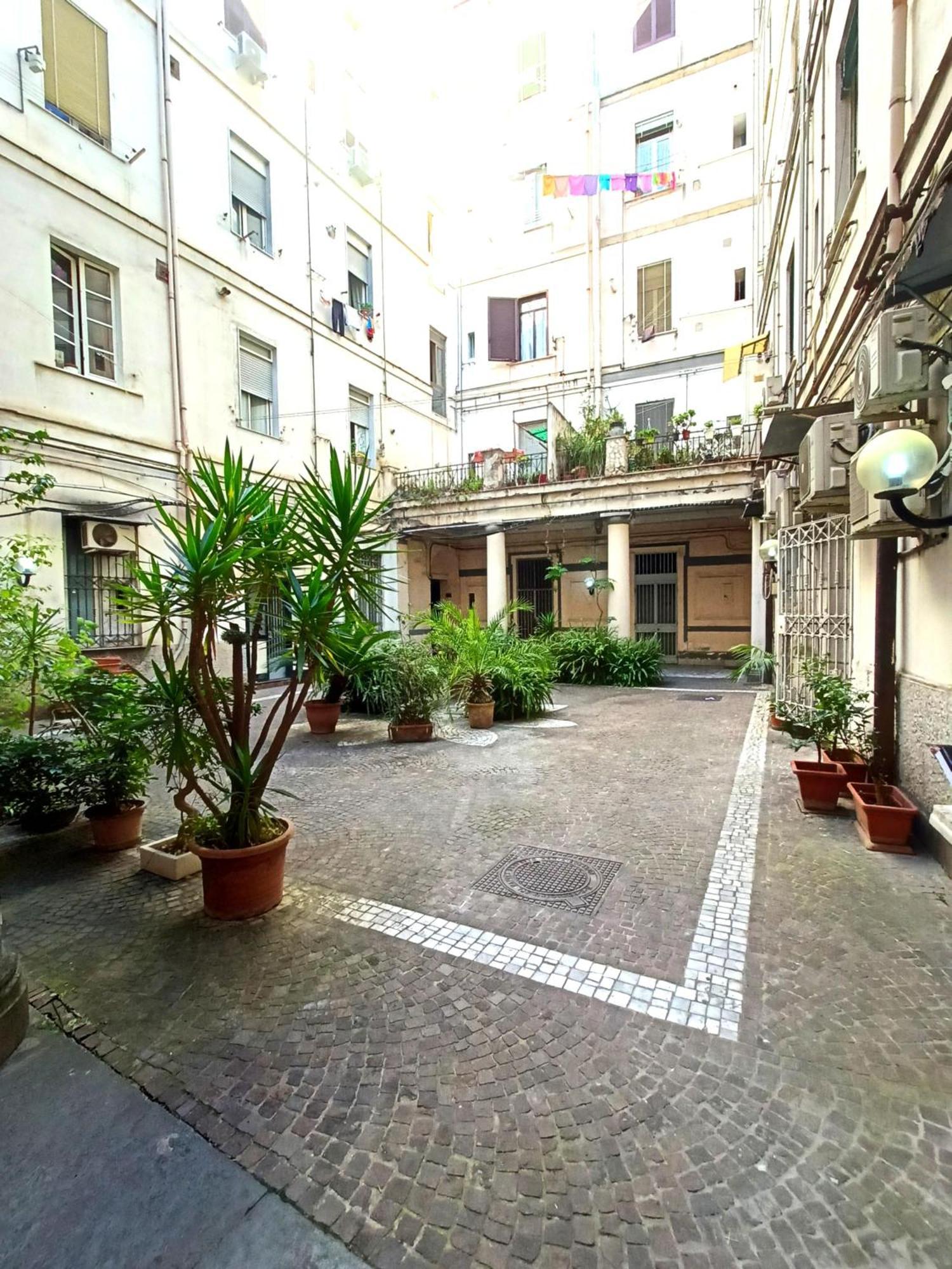 Apartment Domus-historic Center-central Station Naples